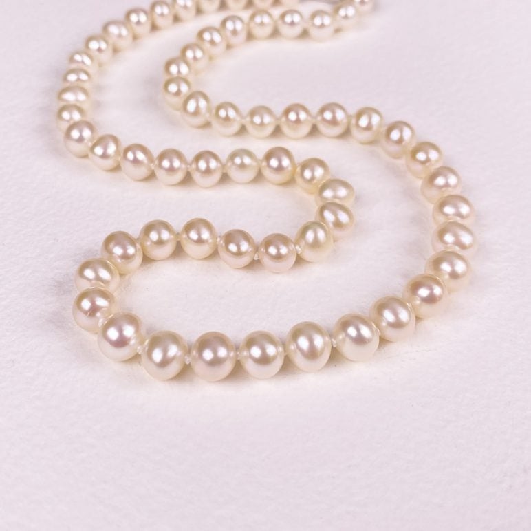 Signature Pearl Necklace