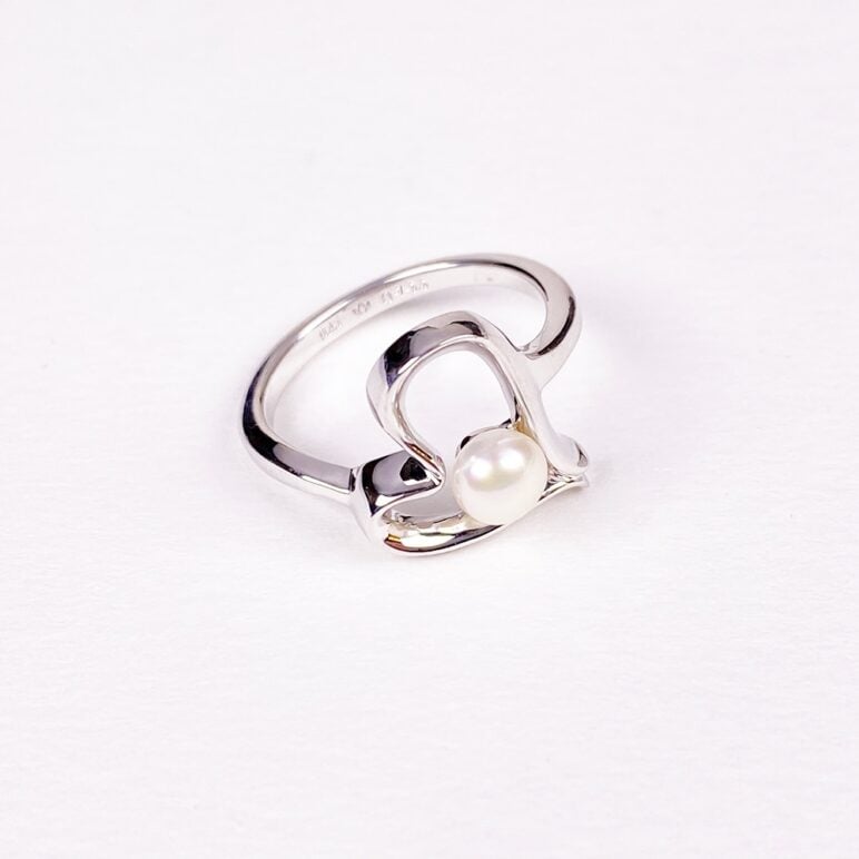 Anillo Esencia con perla