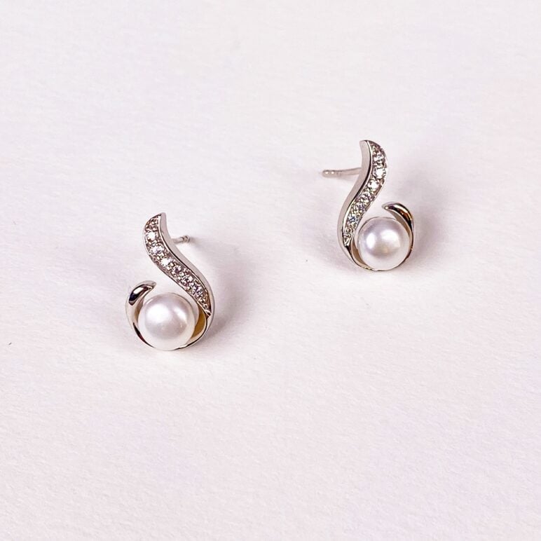Pendientes Esencia con perlas