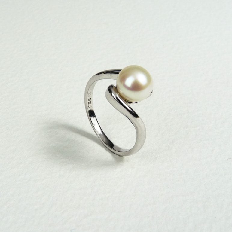 Esencia Pearl Ring