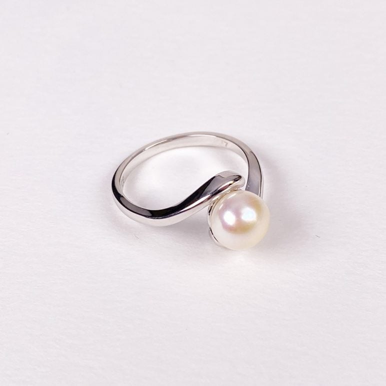 Esencia Pearl Ring