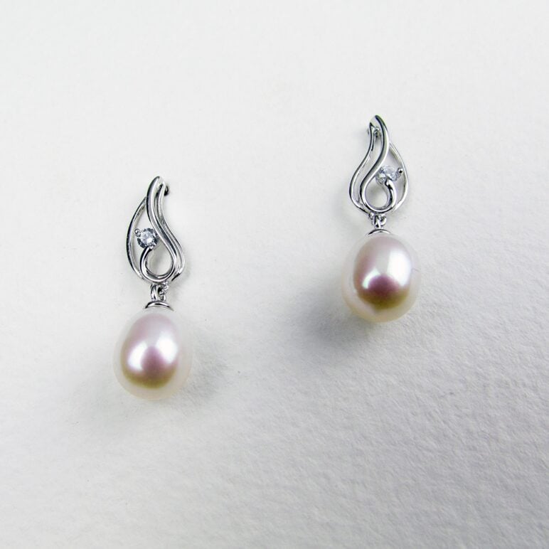 Pendientes Esencia con perlas