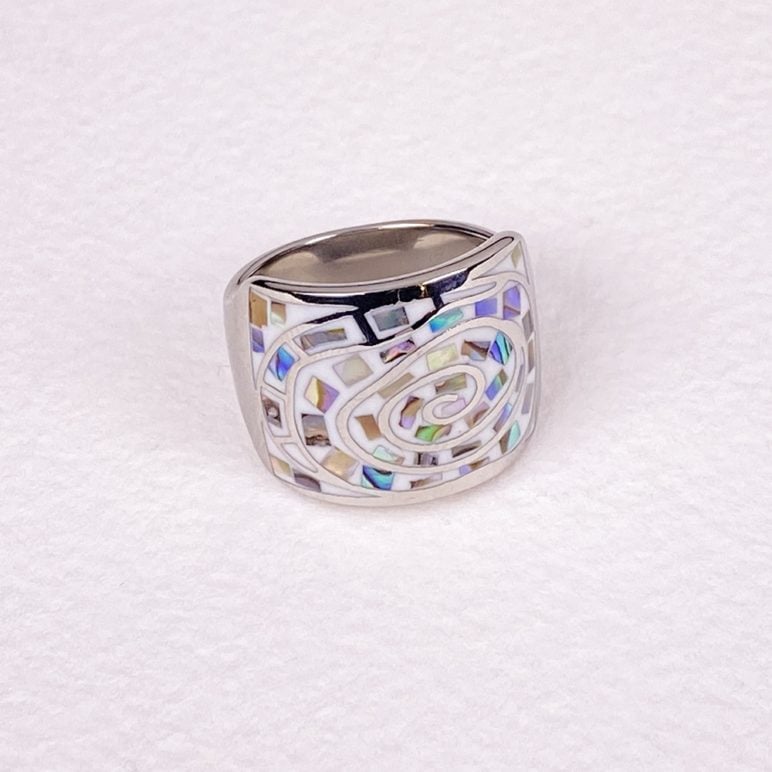 Solera Mother of Pearl Ring
