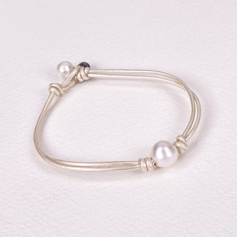 White Calima Pearl Bracelet