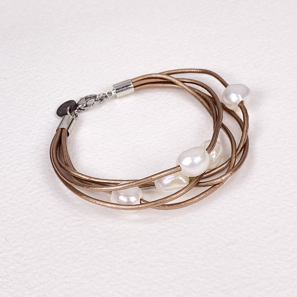 Gold Calima Multi-Pearl Bracelet