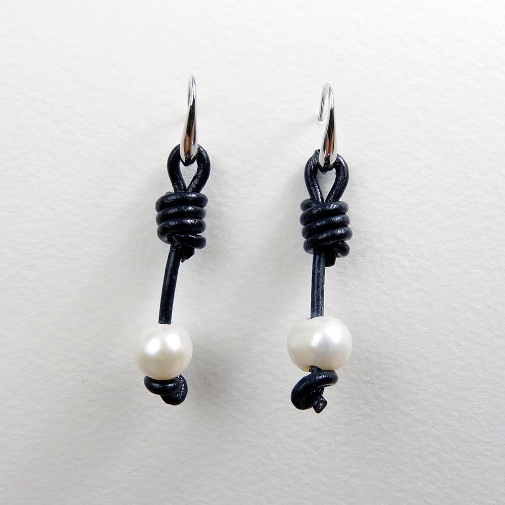 Black Calima Pearl Earrings