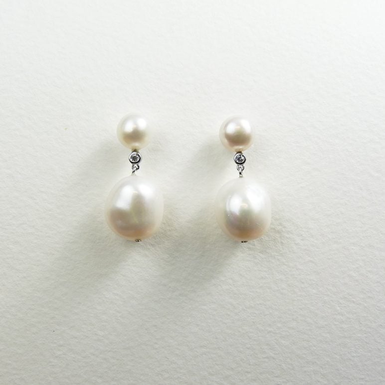 Faro Two Pearl Earrings