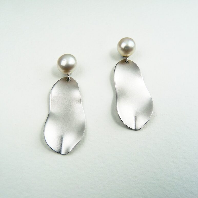 Faro Pearl Earrings
