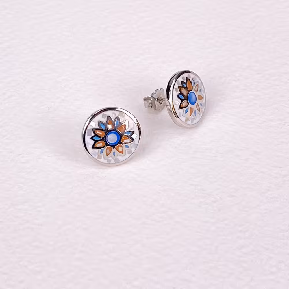 Solera Mother of Pearl Round Earrings
