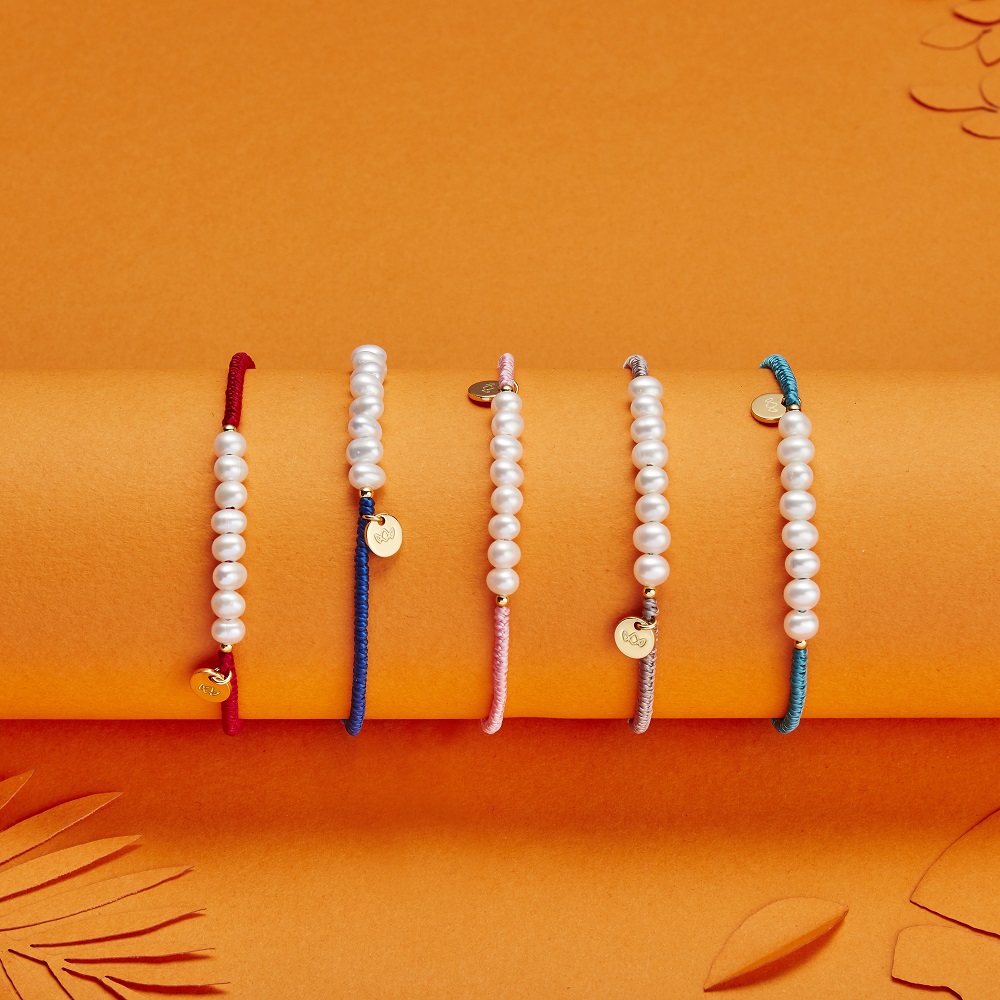 Twenty pearl bracelets